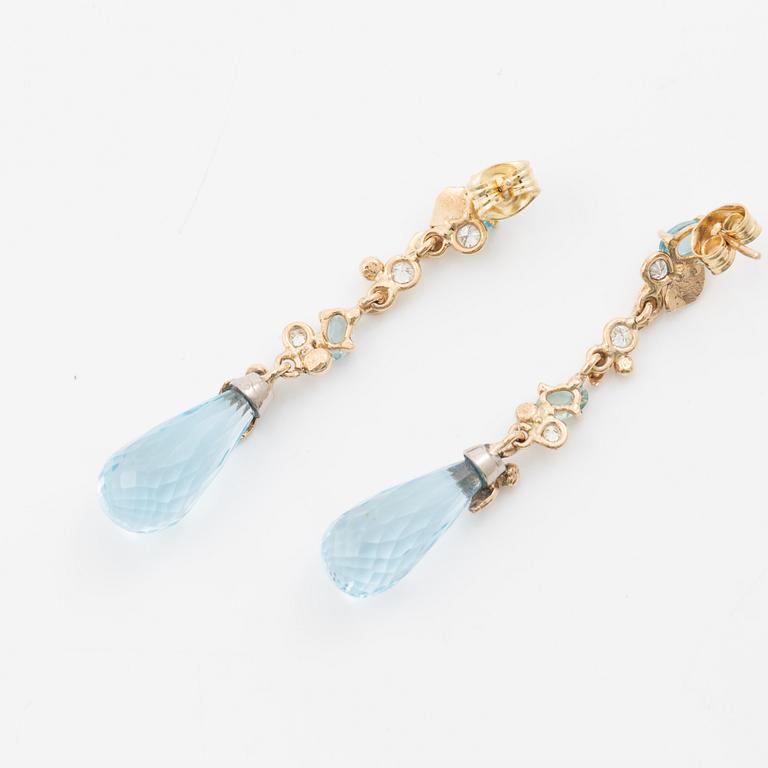 Earrings, Mandelstam, 18K gold with briolette-cut topazes, apatite and brilliant-cut diamonds.