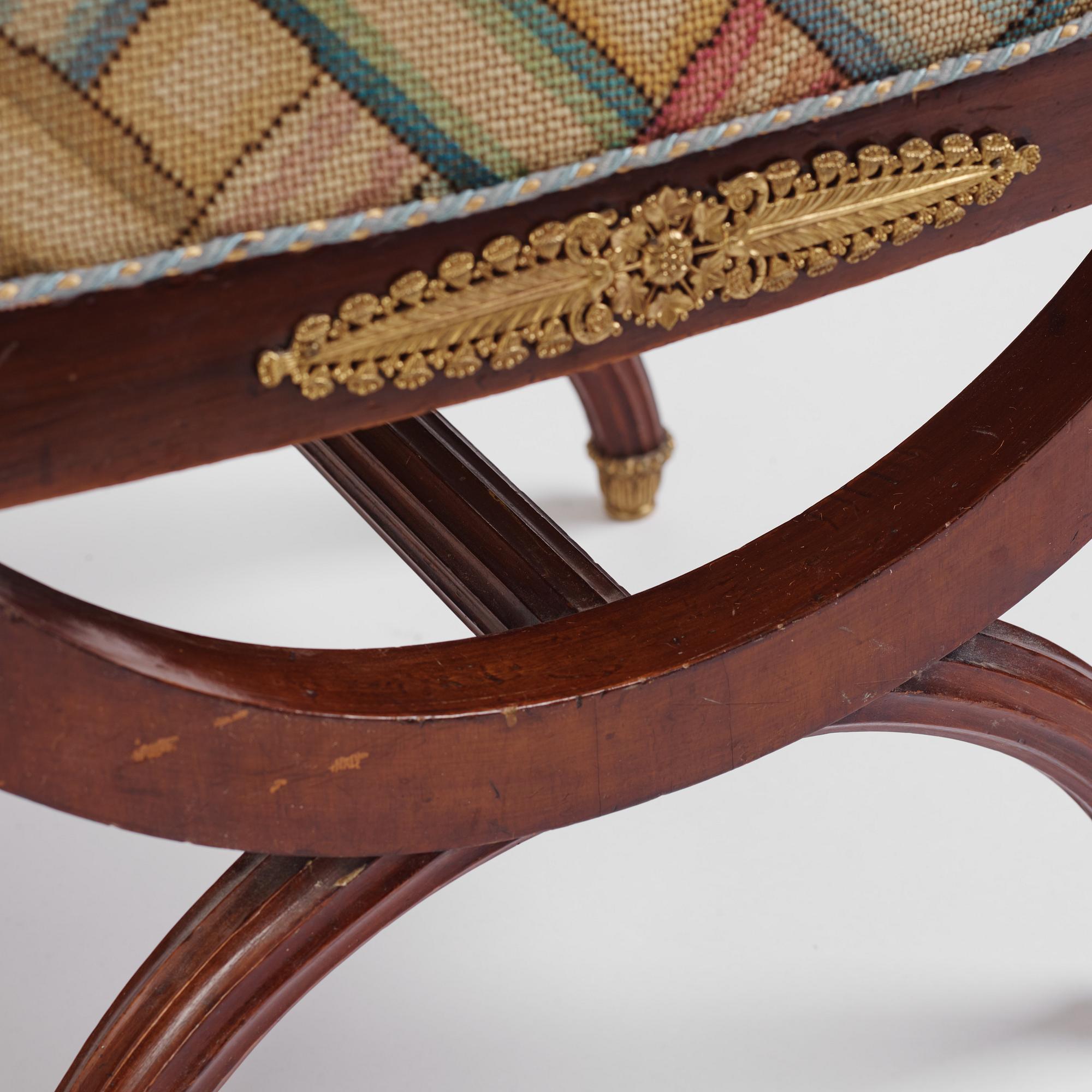 Taburett, Frankrike, sent 1800-tal, Empirestil.