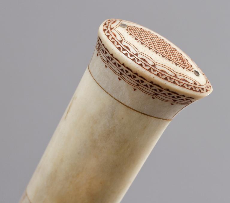 KNIVAR, 2 st, monogramsignerade MA? respektive R, 1900-tal.