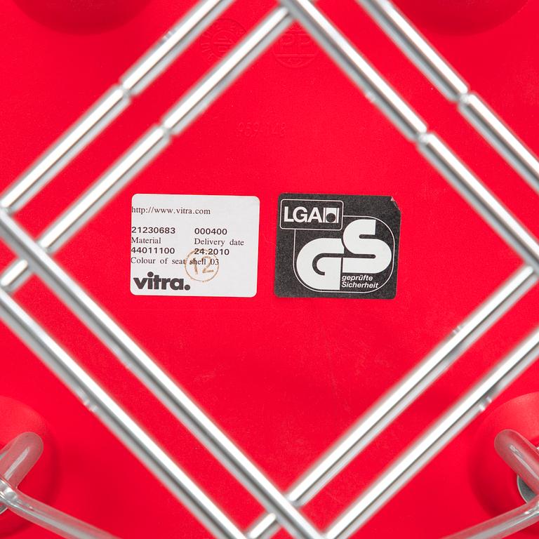 Charles & Ray Eames, karmstolar, 3 st, "Plastic Armchair DAR", Vitra, 2010.