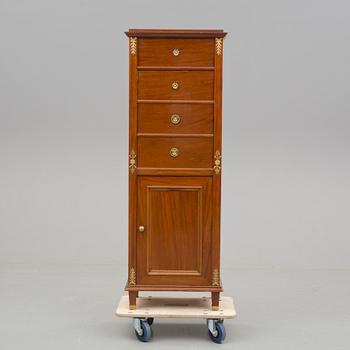 TVÄTTSKÅP, omkring år 1900.