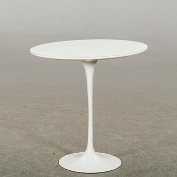 EERO SAARINEN, sidobord "Tulip" for Knoll International, second half of 20th century.