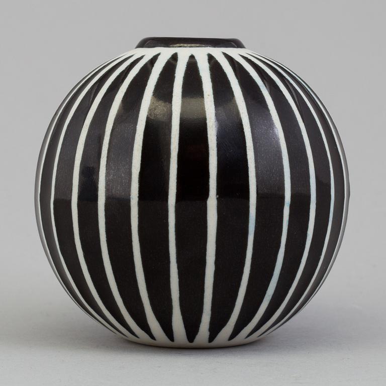 STIG LINDBERG, a Domino stoneware vase, Gustavsberg 1955-1969.