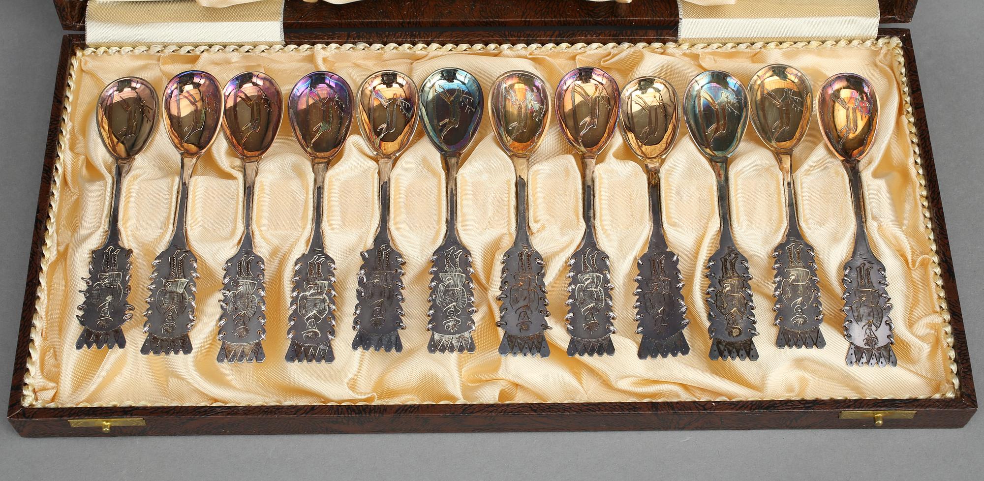 PARTI SILVER, bland annat 12 st kaffeskedar, COP, 1948. Totalvikt ca 390 gram.