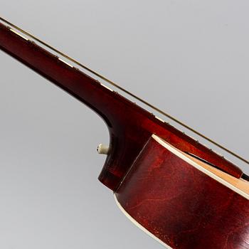 Halvakustiska gitarrer 2 st, Egmond Lucky 7 samt en omärkt.