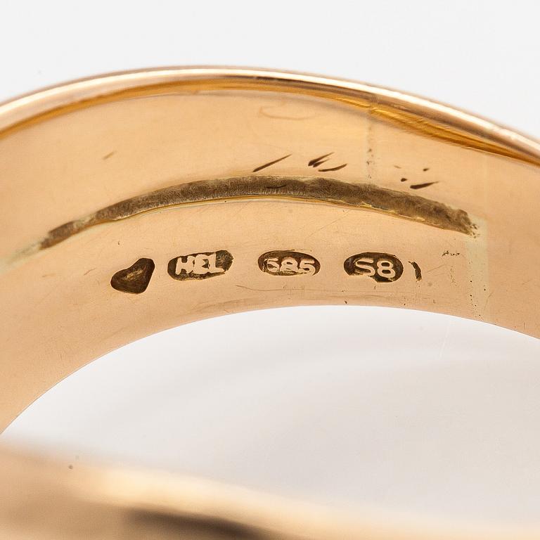Ring, 14K guld och briljantslipade diamanter.