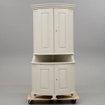 HÖRNSKÅP, 1800-tal.