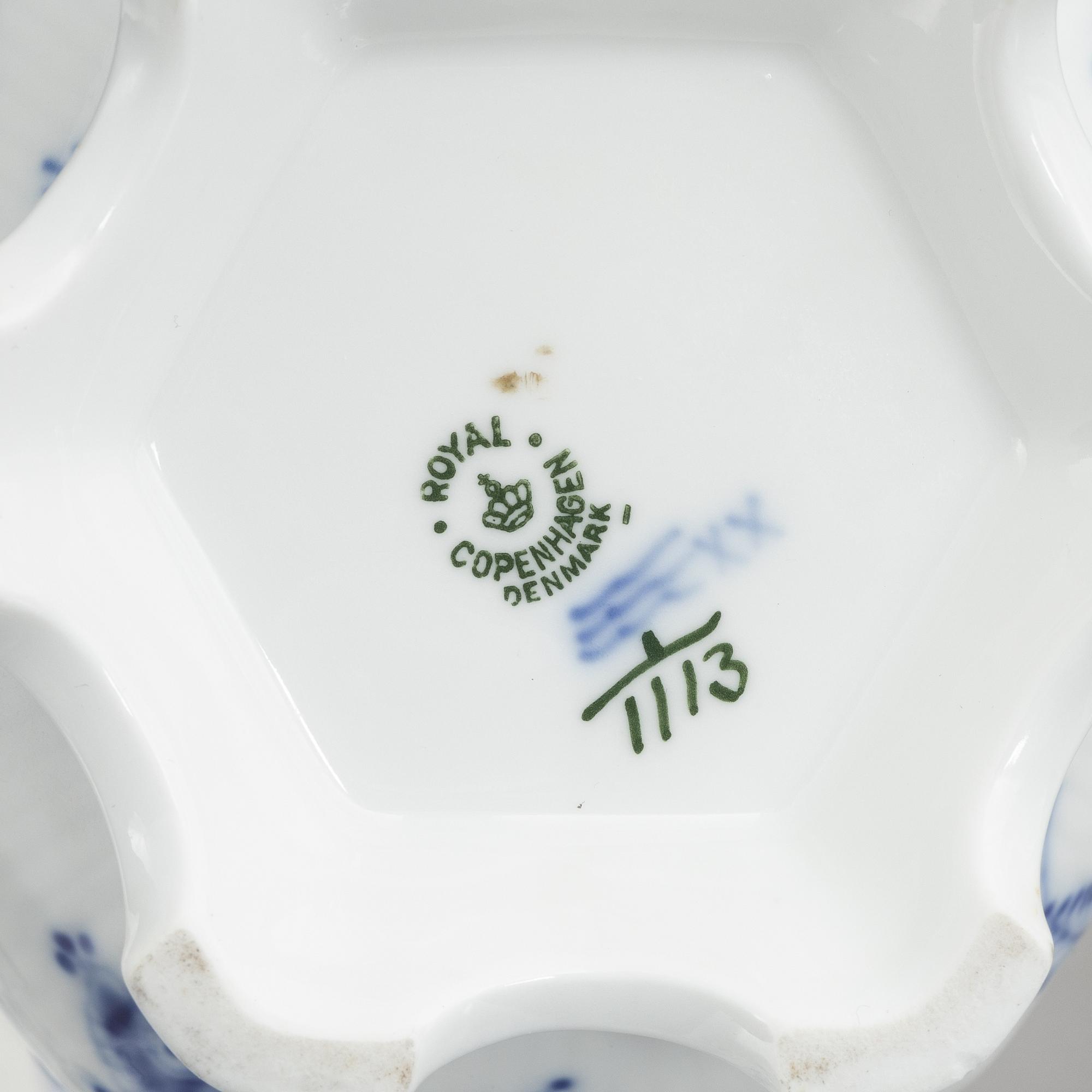 Royal Copenhagen, a 29-piece porcelain coffee service, full lace "Blue Fluted", Denmark.