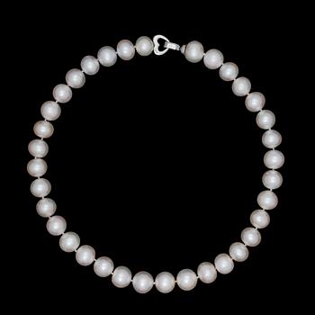 273. NECKLACE, cultured fresh water pearls, app. 13 mm.