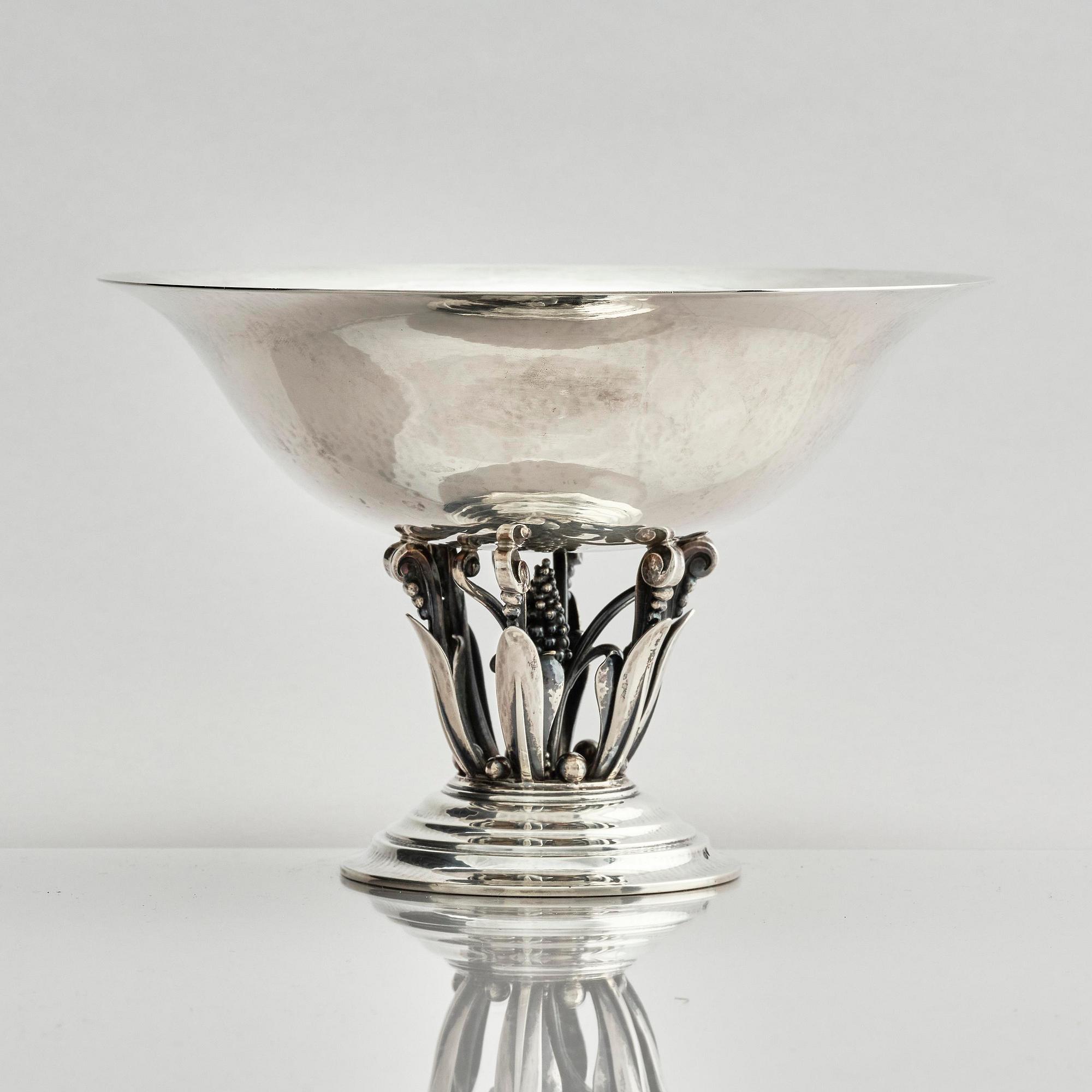 Georg Jensen, skål, sterling silver, modell nr 242, design Johan Rohde, Köpenhamn 1925-32.