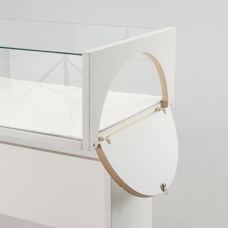 A STAND CABINET, end of 20th century.