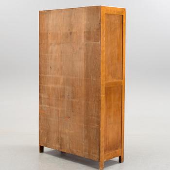 A 1920´s cabinet for clothing.
