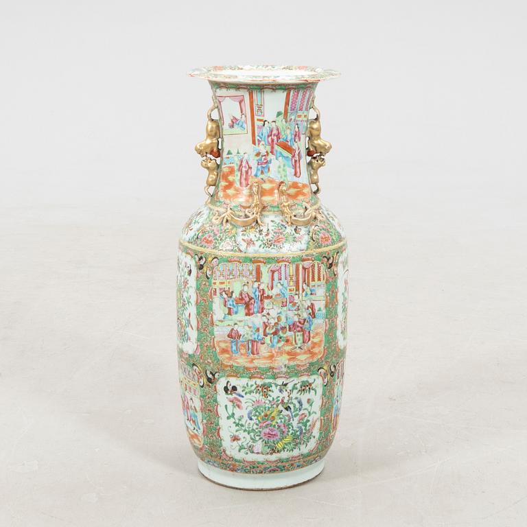 A famille rose Canton vase, late Qing dynasty.
