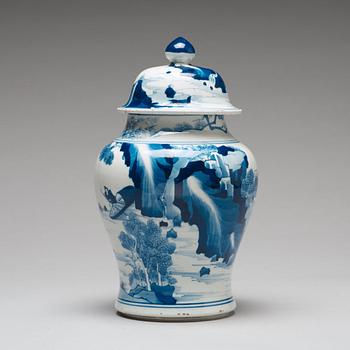 A blue and white jar, Qingdynasty, Kangxi (1662-1722).