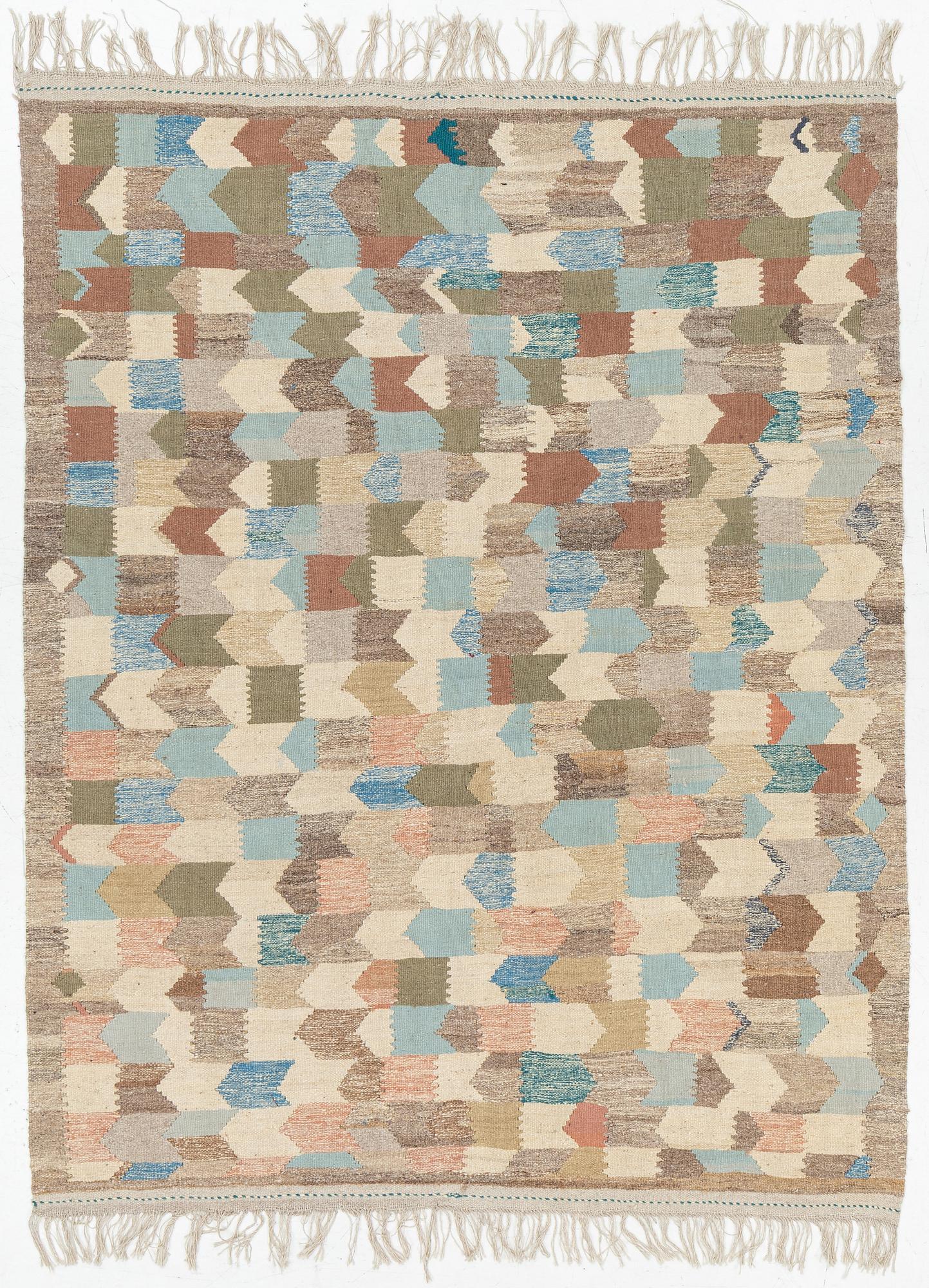 A Kelim carpet, 239 x 182 cm.