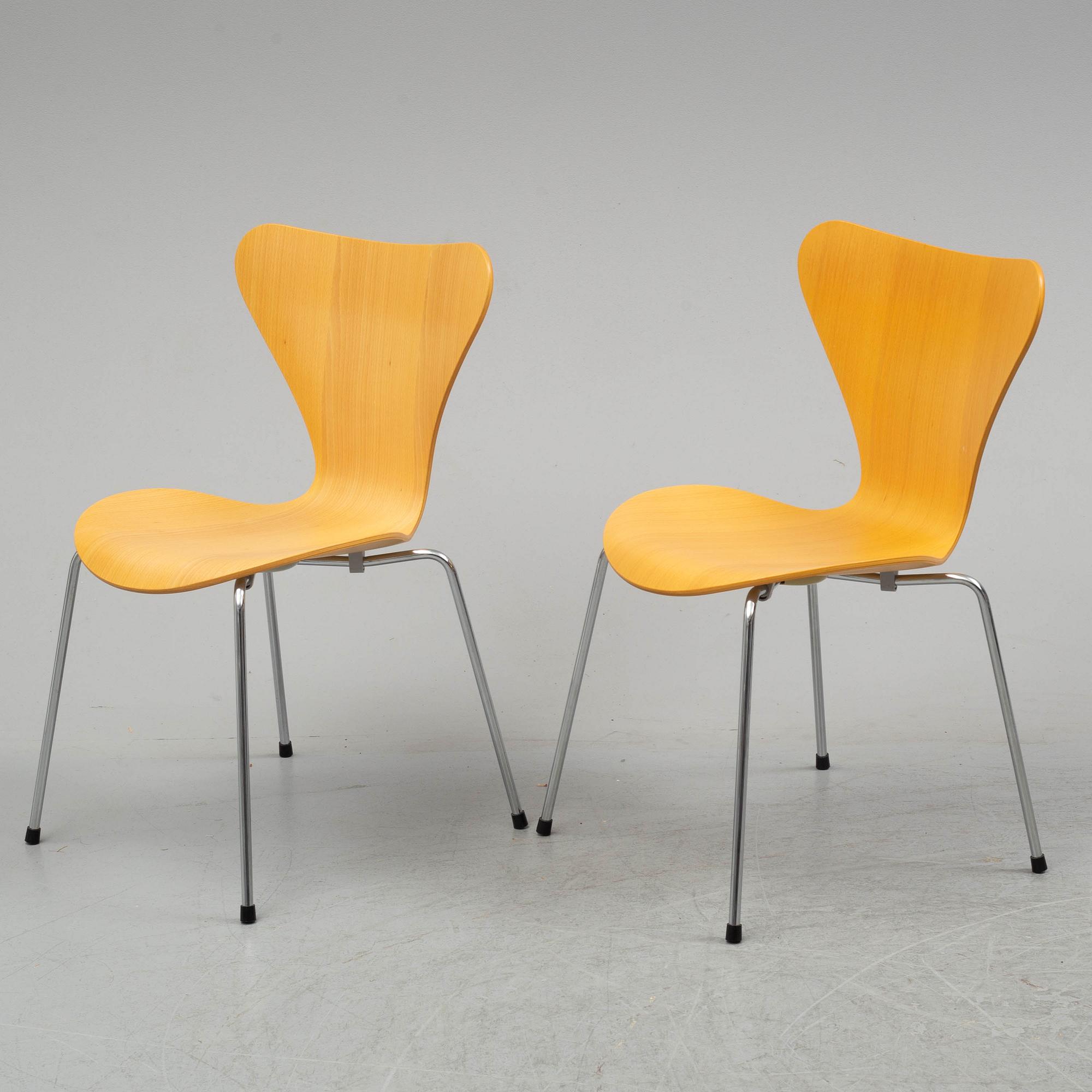 ARNE JACOBSEN, stolar 6 st, ”Sjuan”, Fritz Hansen, Danmark, 1995.