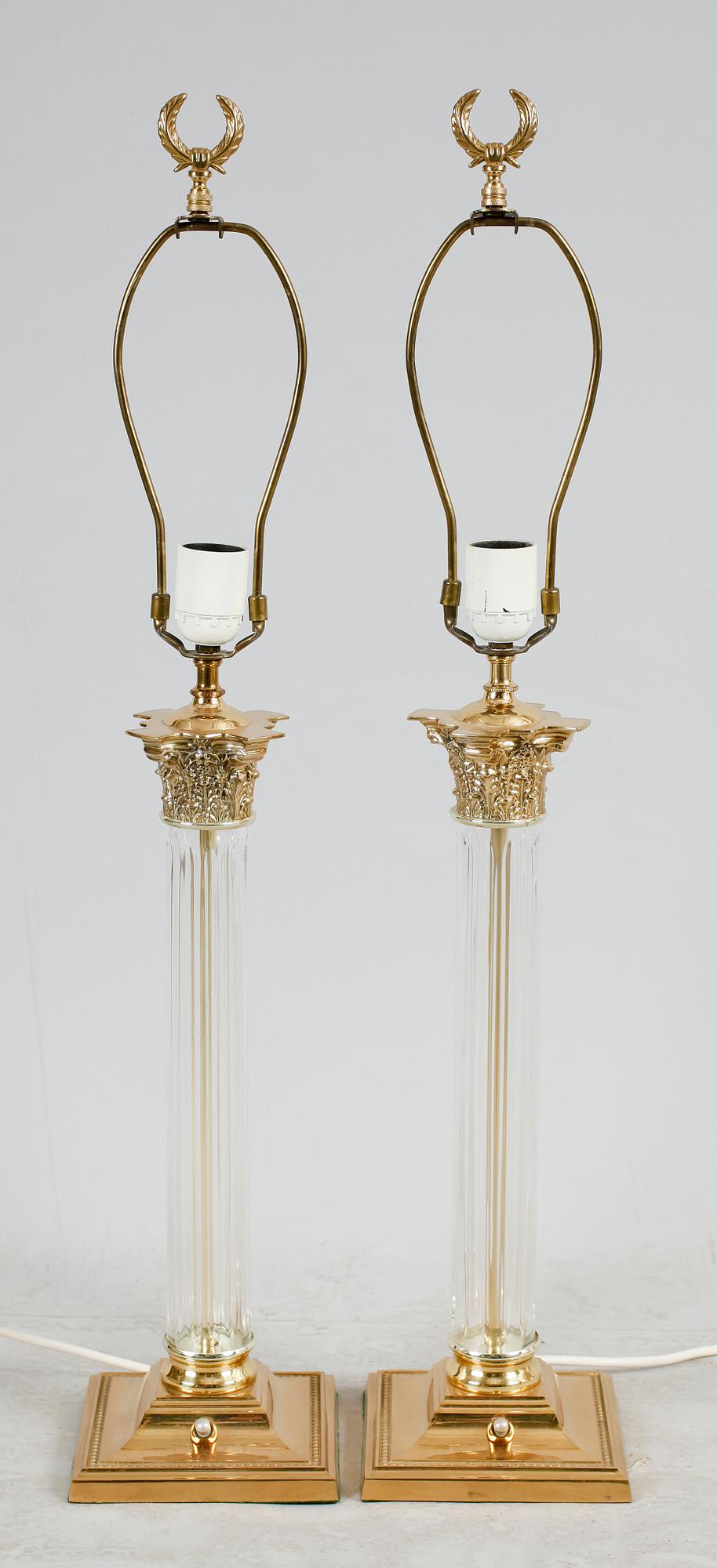 BORDSLAMPOR, 1 par, gustaviansk stil, 1900-talets andra hälft.