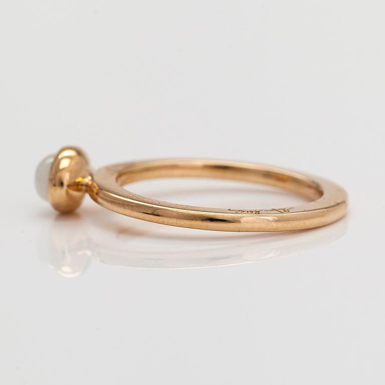 Efva Attling, sormus, "Love bead ring", 18K kultaa ja kuukivi.