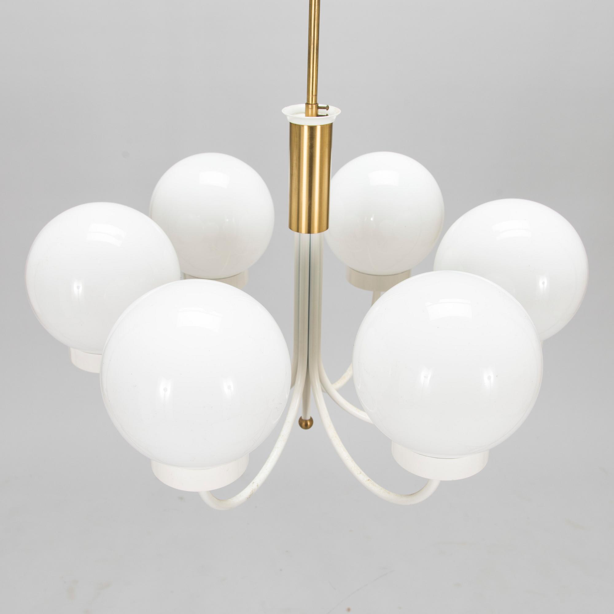 A mid 20th century chandelier for Stockmann, Orno. Finland.