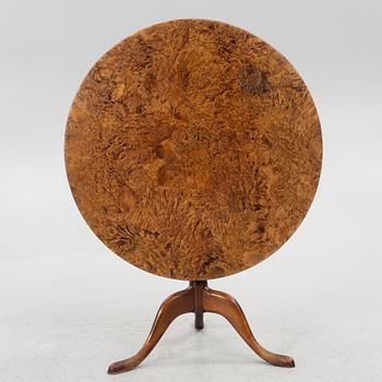 A burr alder tilt-top table by A. J. Rosendahl (master active in Arboga 1762-1836).