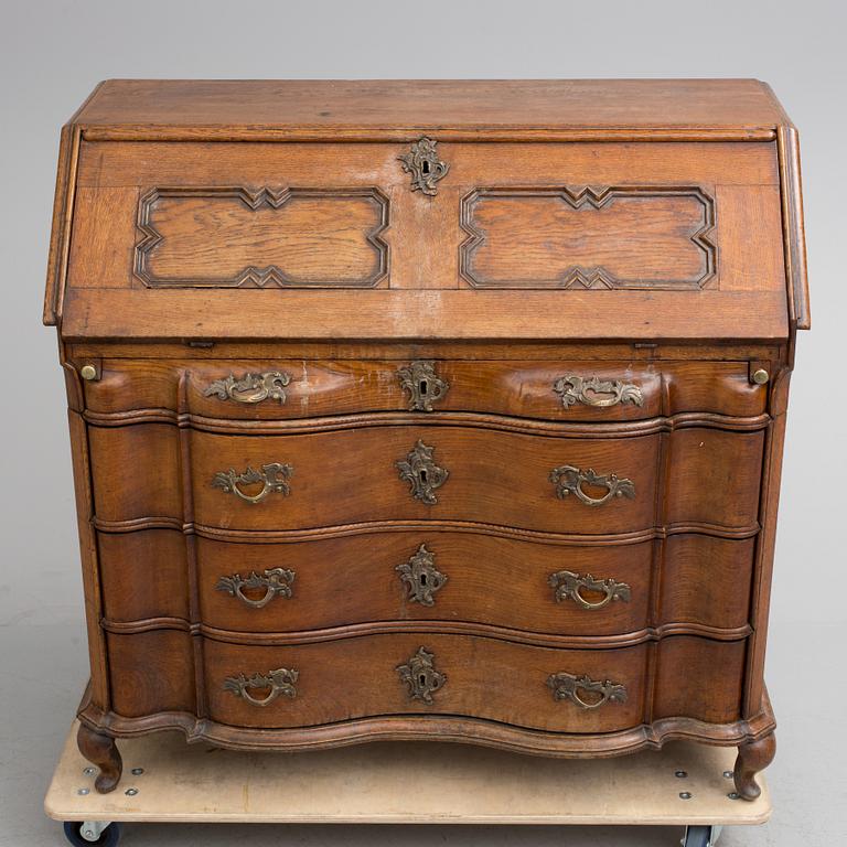 A NORTHERN EUROPEAN OAK SECRETAIRE, second half of the 18th century.