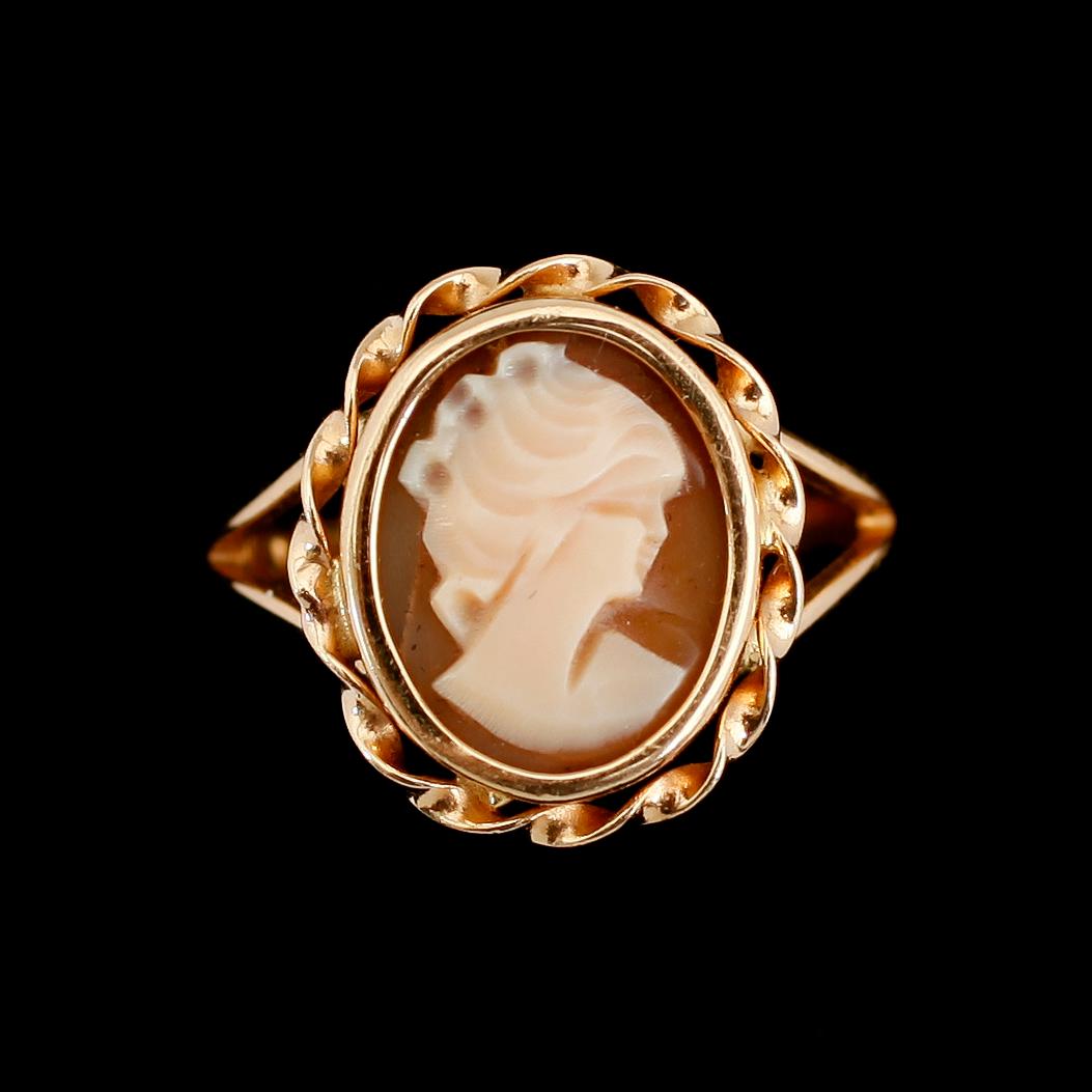 RINGAR, 2 st, 18 k guld.