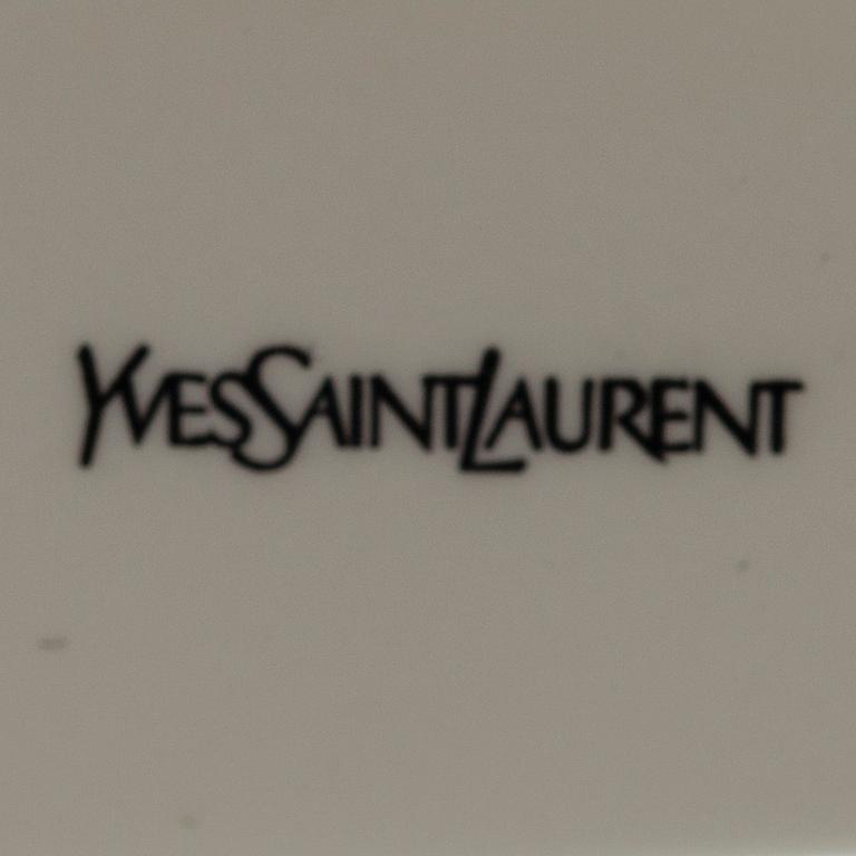 SOLGLASÖGON, Yves Saint Laurent.