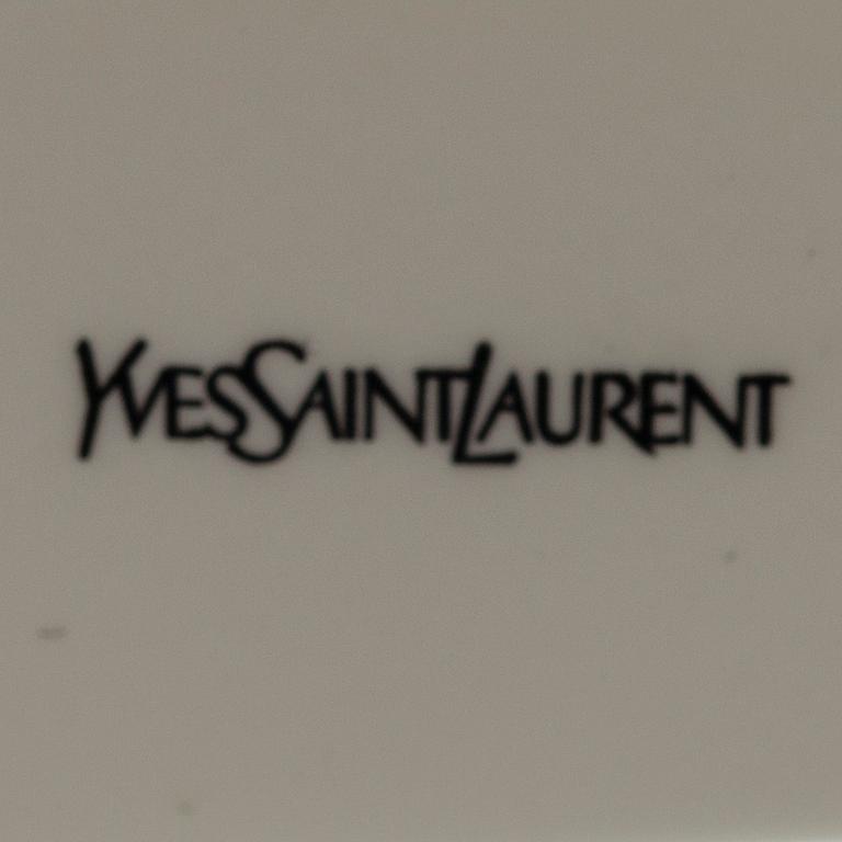 SOLGLASÖGON, Yves Saint Laurent.