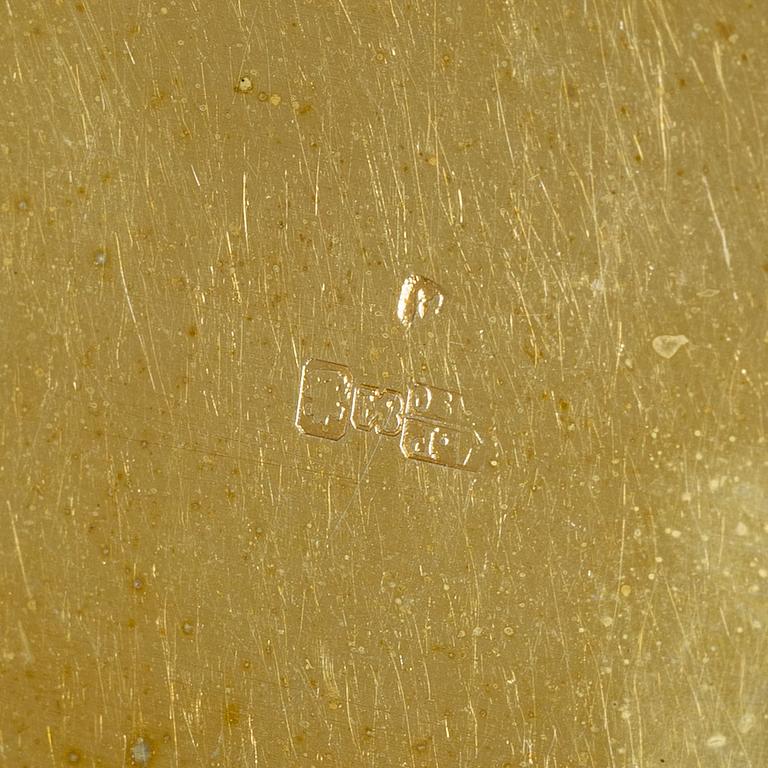 A Russian silver niello cigarette case Unidentified cyrillic maker’s mark. Assay master A. Romanov, Moscow 1890.