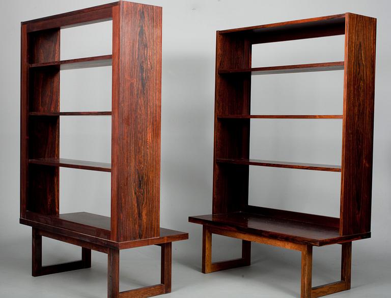 BOKHYLLOR, 2 st, 1900-talets senare hälft.