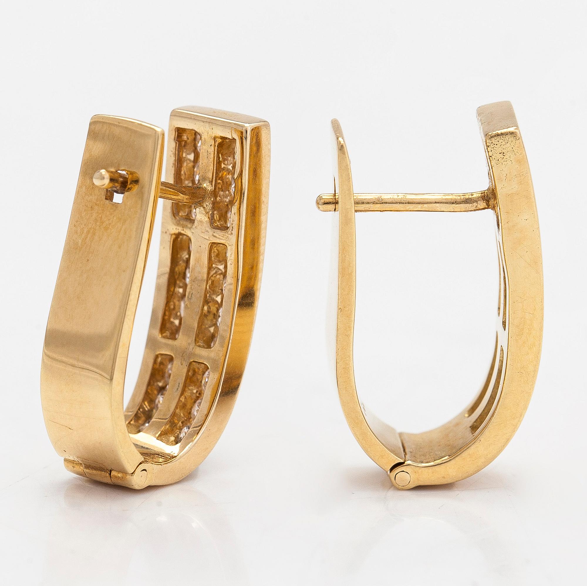 Örhängen, 18K guld och diamanter tot. ca. 0.60 ct.