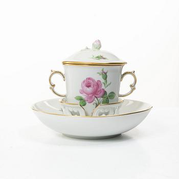 Meissen, A 55 piece "Meissen Rose" (Rote rose/Meissener rose) porcelain dinner service, 20th century.