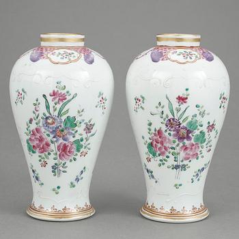 TEDOSOR, ett par, porslin, troligen Samson, Frankrike, sent 1800-tal.