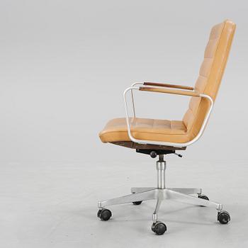 SKRIVBORDSSTOL, märkt RM, 1900-talets andra hälft.