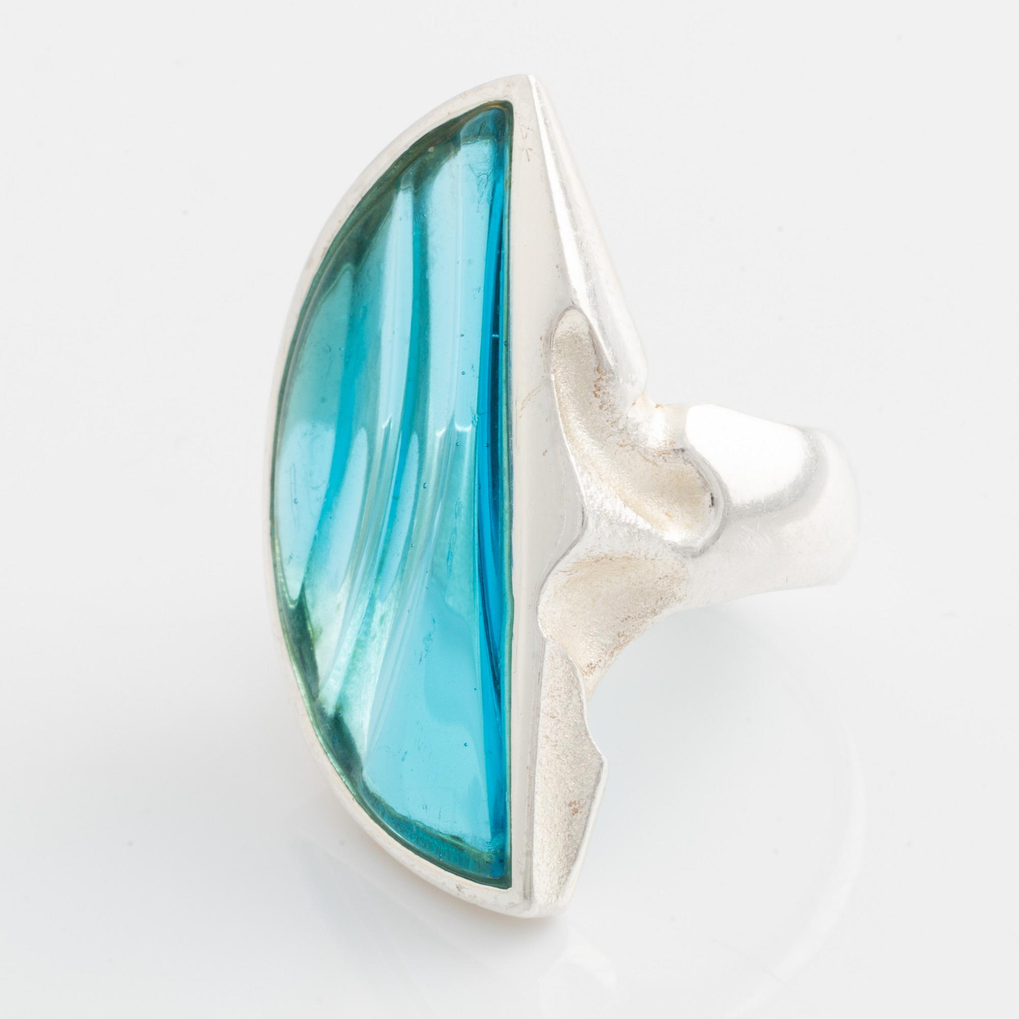 Lapponia ring silver med blått glas.