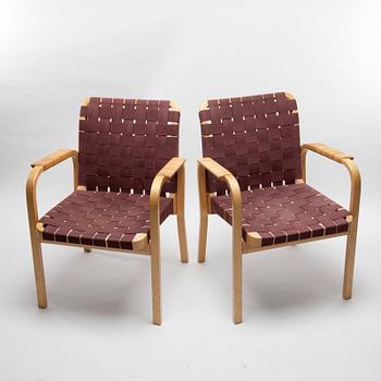 KARMSTOLAR, ett par, modell 45, Alvar Aalto, Artek. 1900-talets senare hälft.