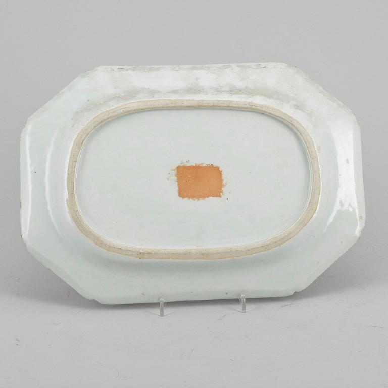 STEKFAT, porslin, Kina, Qing dynastin, Qinalong (1735-96).