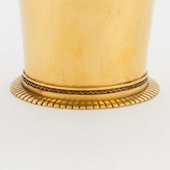 P GUNNAR TÄGT, a 23K gold vase, Stockholm, 1977.