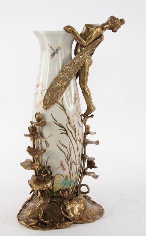 VAS, jugendstil, mässingsmonterad, 1900-talets andra hälft.