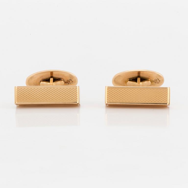 A PAIR OF CUFFLINKS.