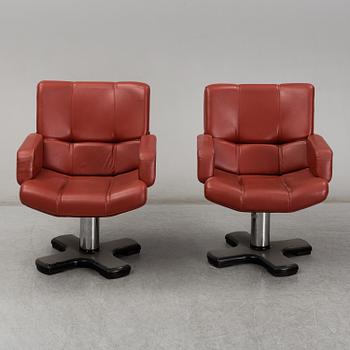 A pair of lounge chairs by Kari-Pekka Valorinta for Isku, model "Nautilus", 1970s/80s.