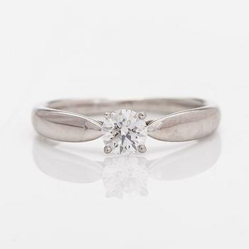 Tiffany & Co, a platinum ring with a brilliant-cut diamond approx. 0.31 ct according to engraving.