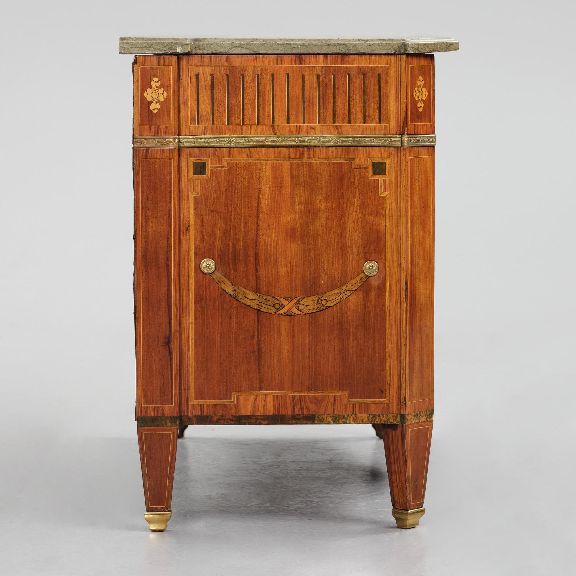 A Gustavian marquetry commode by G. Foltiern (master in Stockohlm 1771-1804).