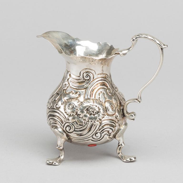 An English silver cream jug London 1791, weight ca 81,5 gr.