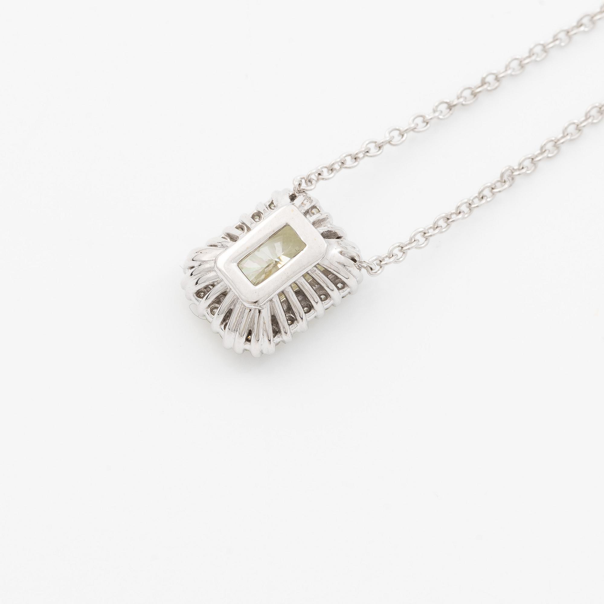 Necklace 18K white gold with a faceted diamond, accompanied by GIA report.