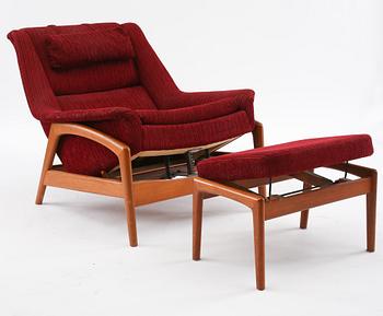 FÅTÖLJ med FOTPALL, Dux, 1900-talets andra hälft.