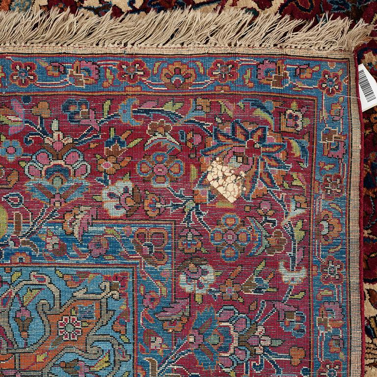 MATTO, a semi-antique silk Kashan, ca 208,5 x 130 cm.