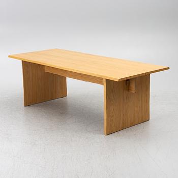 Philippe Malouin, a 'Bookmatch table'. Hem, 2021.