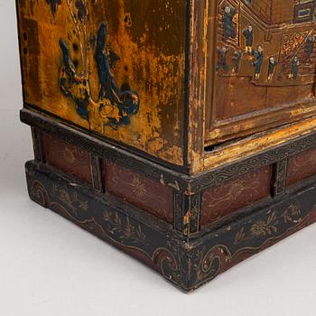 A pair of chinese cabinets, 20th Century.