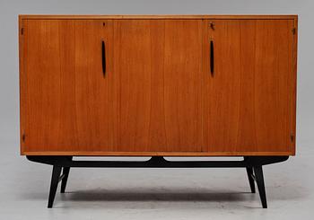 SIDEBOARD, 1900-talets mitt.